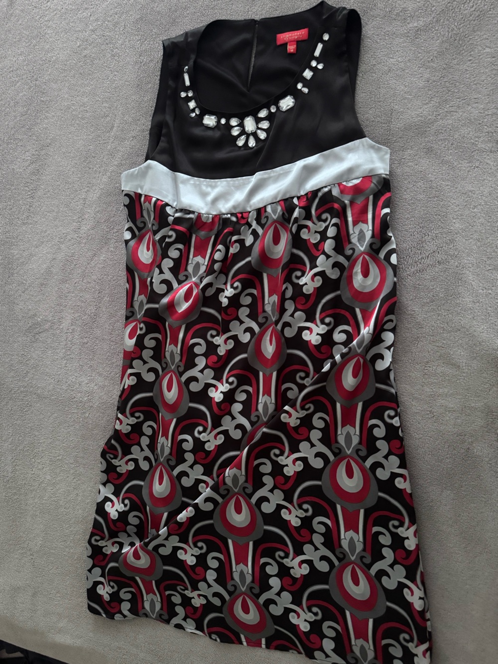 Signature by Sangria Black, Red & Gray Sress